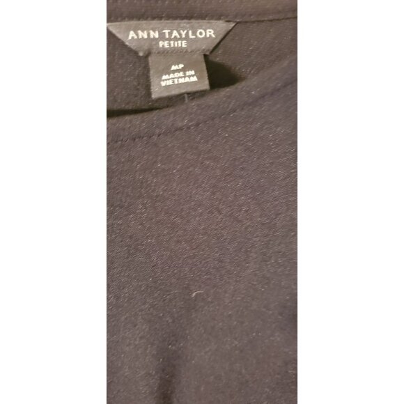 Ann Taylor Black Dress With Embroidered Sleeves M Petite Casual Relaxed NWT - Picture 4 of 7